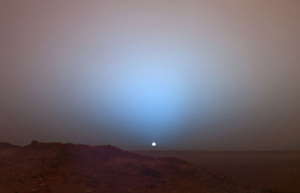 Coucher de soleil sur la planète Mars