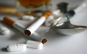 Consommation d'alcool de drogue et de tabac dans le monde