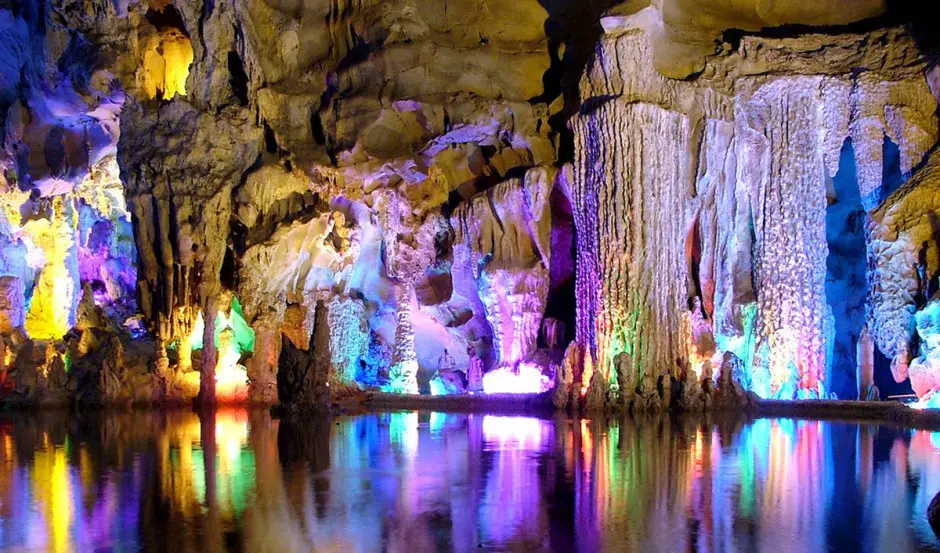La grotte de la flûte de roseau, Guilin, Chine