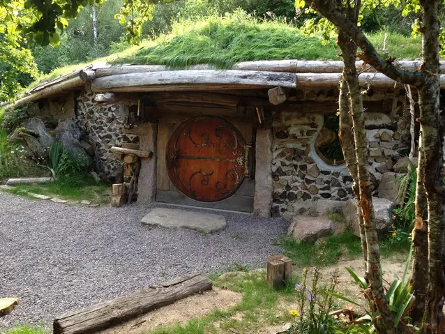 Domaine de la Pierre ronde village de hobbit