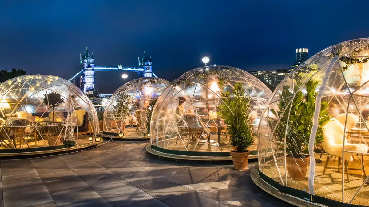 À Londres, le restaurant Coppa Club a installé huit igloos